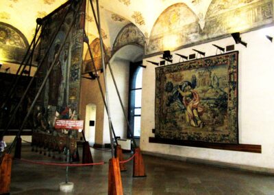 Sala degli arazzi castello Sfrozesco